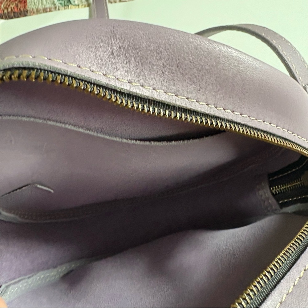 Portland Leather Purple/lavender Crossbody Bag with Minimalist Design - Picture 4 of 6
